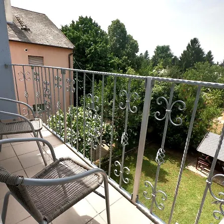 Apartament Dami *
